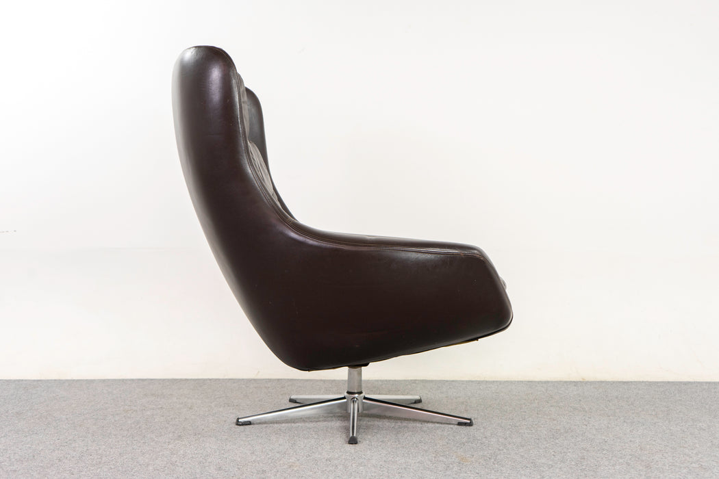 Leather Mid-Century Modern Swivel Chair - (325-007)