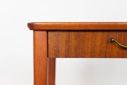 Mahogany Scandinavian  Bedside Table - (324-352.3)