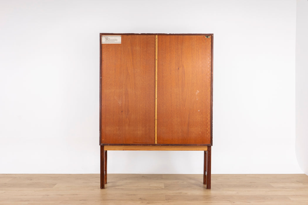 Danish Modern Rosewood & Glass Cabinet by Omann Jun - (325-113)
