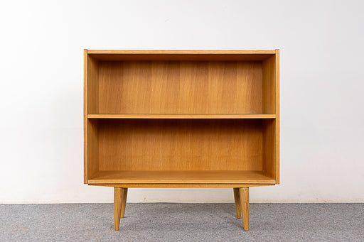Danish Modern Oak Bookcase - (325-097)