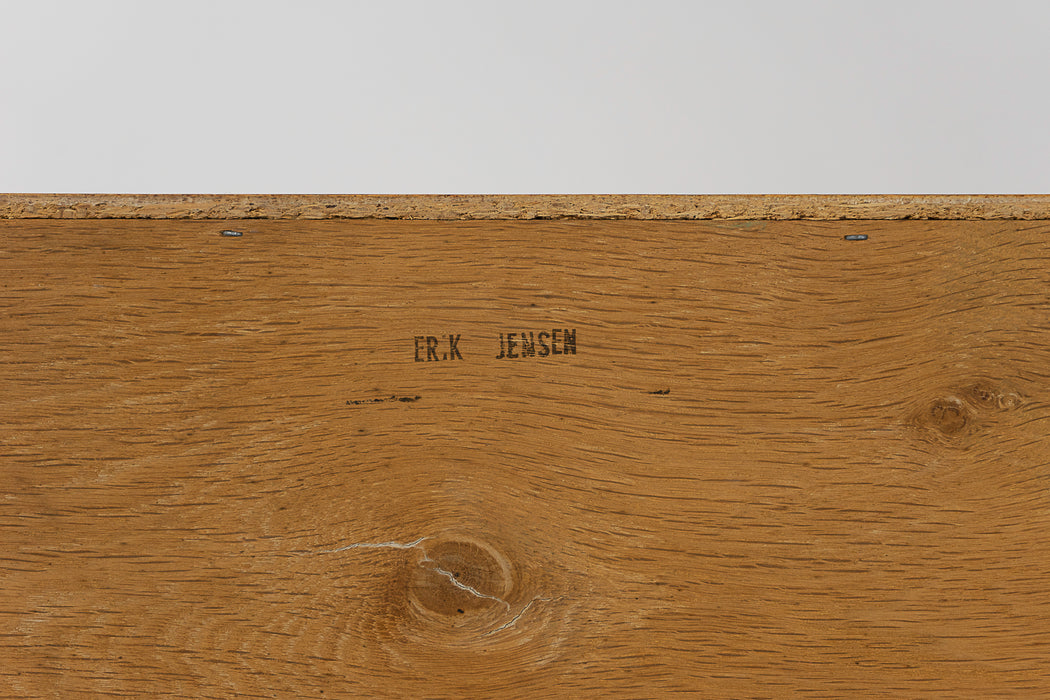 Danish Mid-Century Oak Cabinet - (324-186)
