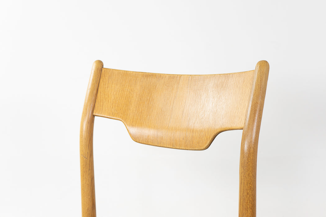 1 Oak & Leather Danish Dining Chair - (320-122.2)