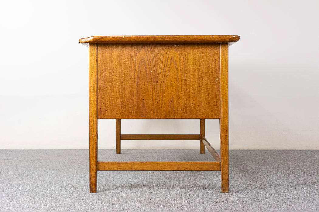 Danish Modern Oak Writing Desk - (324-274)