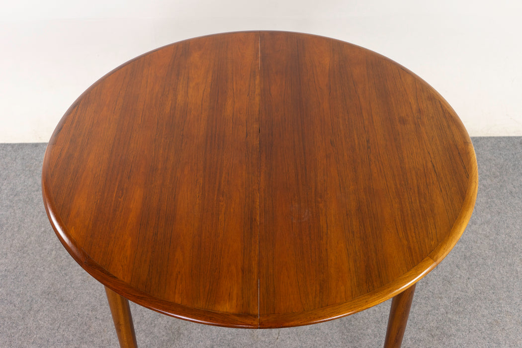 Rosewood Danish Dining Table - (322-119)