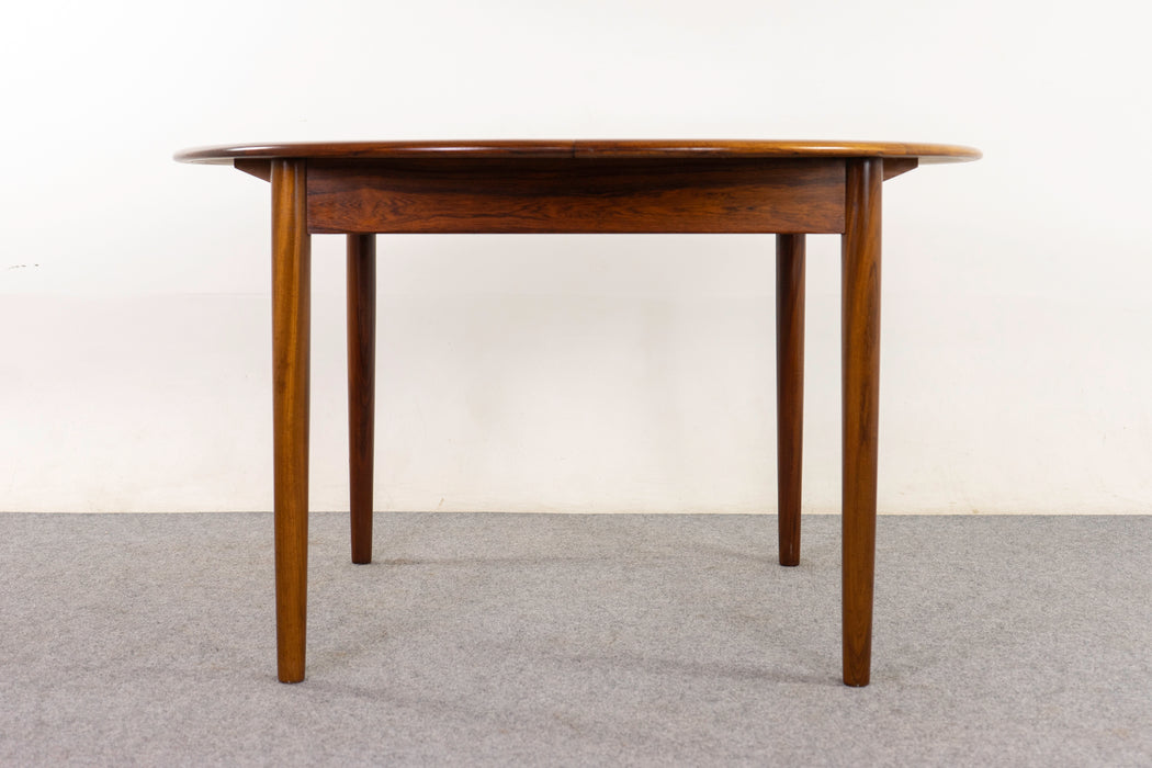 Rosewood Danish Dining Table - (322-119)