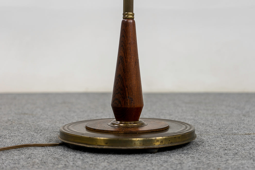 Scandinavian Rosewood & Brass Floor Lamp - (321-345.12)