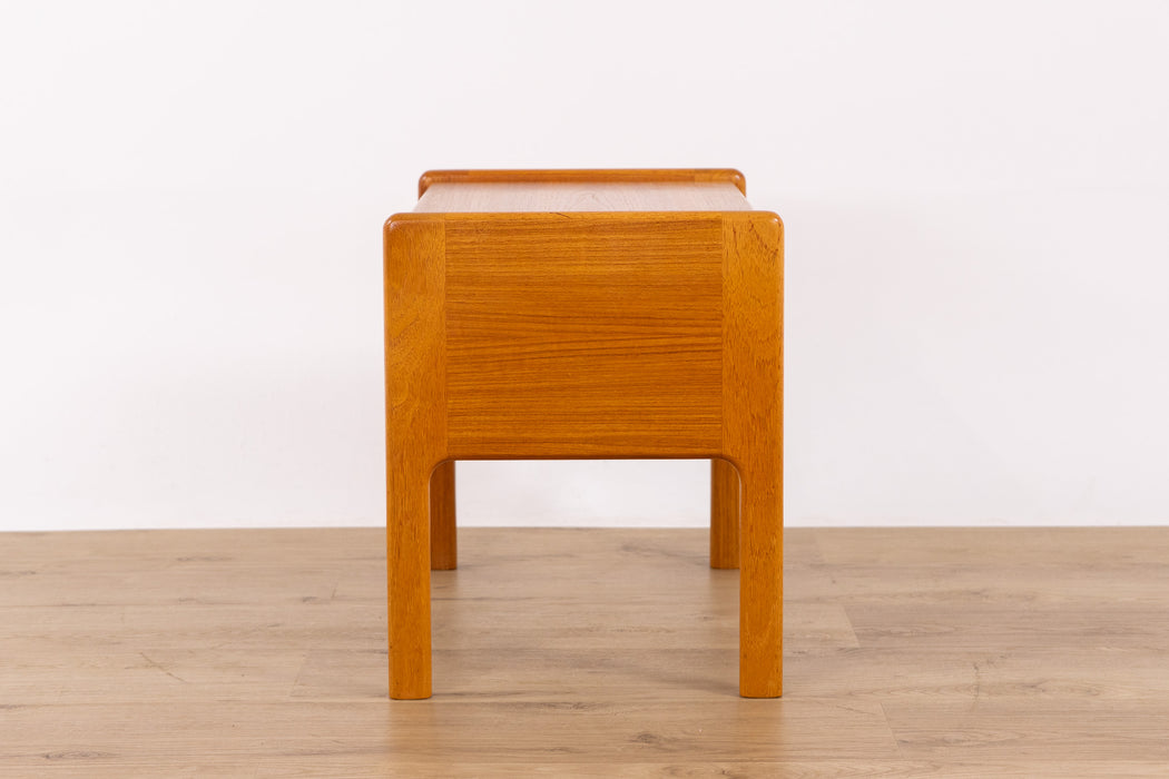 Kai Kristiansen Teak Model VM202 Bedside Table - (D1669)