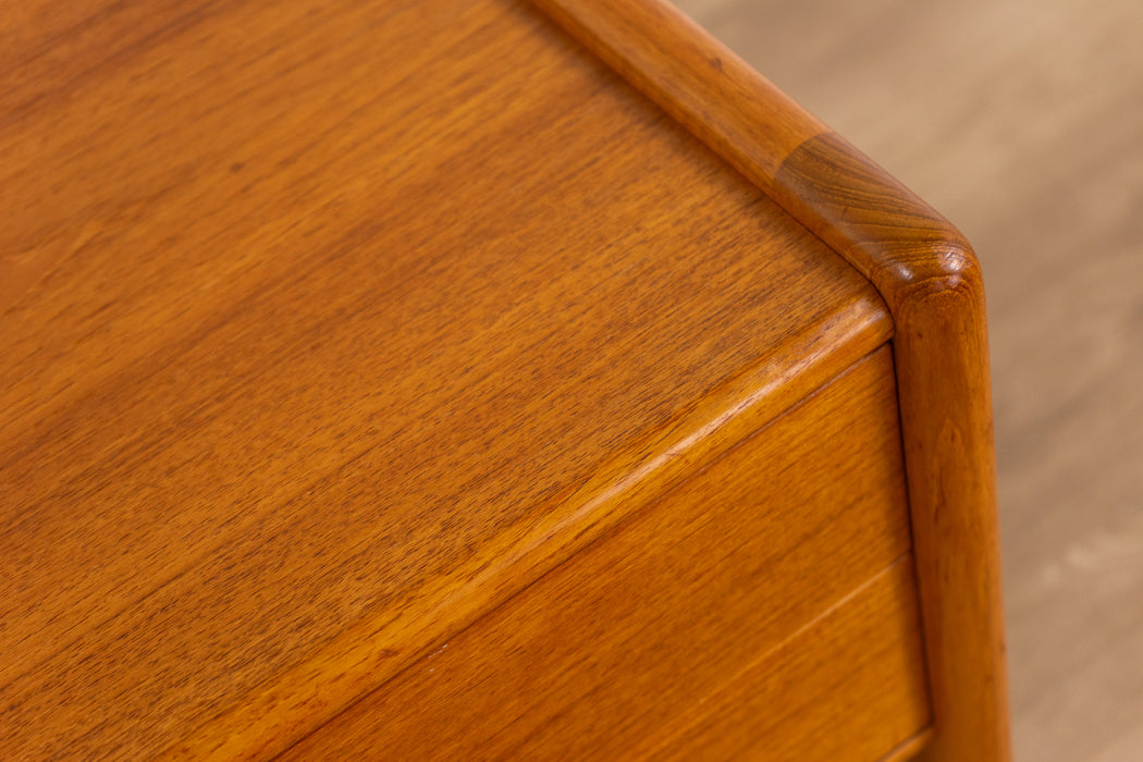 Kai Kristiansen Teak Model VM202 Bedside Table - (D1669)