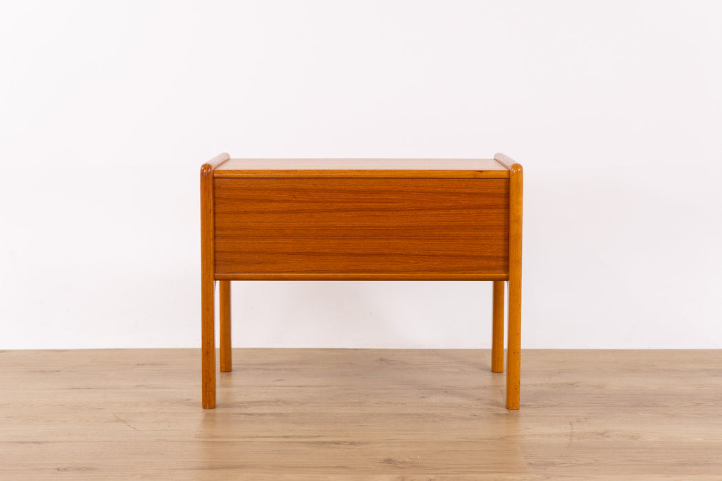 Kai Kristiansen Teak Model VM202 Bedside Table - (D1669)