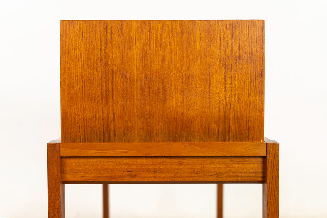 Teak Mid-Century Bench - (325-280.5)