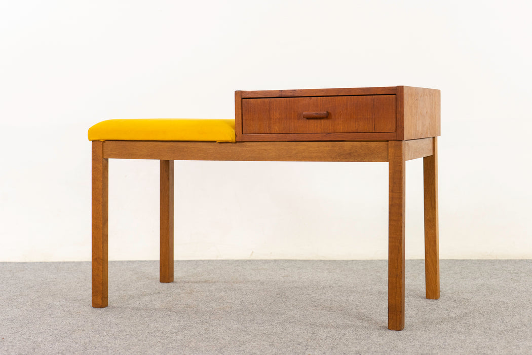 Teak & Oak Mid-Century Bench - (325-280.7)