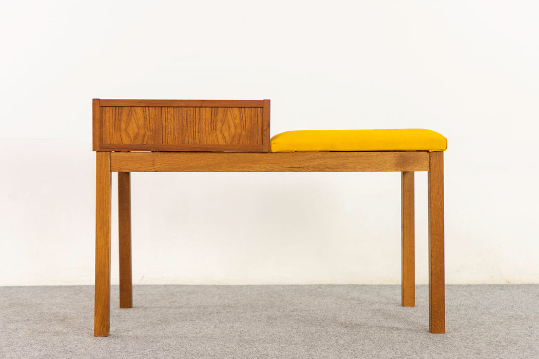 Teak & Oak Mid-Century Bench - (325-280.7)