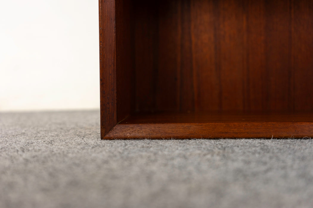 Teak Danish Bookcase - (325-104.6)