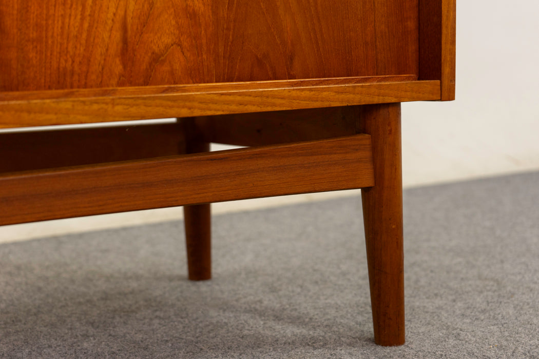 Teak Mid-Century Bookcase/Cabinet - (325-194)