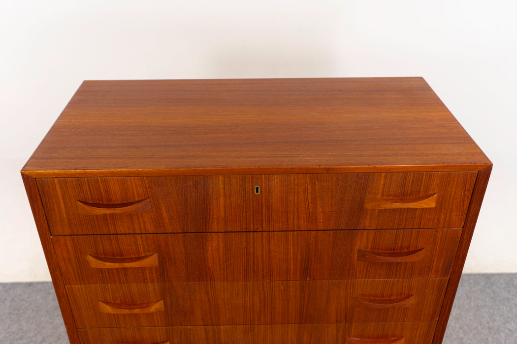 Teak Danish Dresser - (325-021)