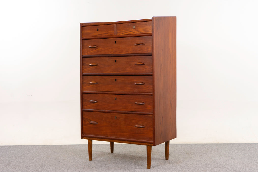 Teak Danish Dresser - (325-193)