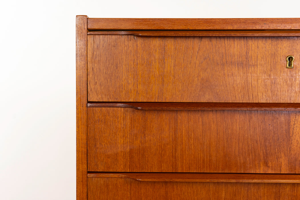 Danish Modern Teak Dresser - (325-219)