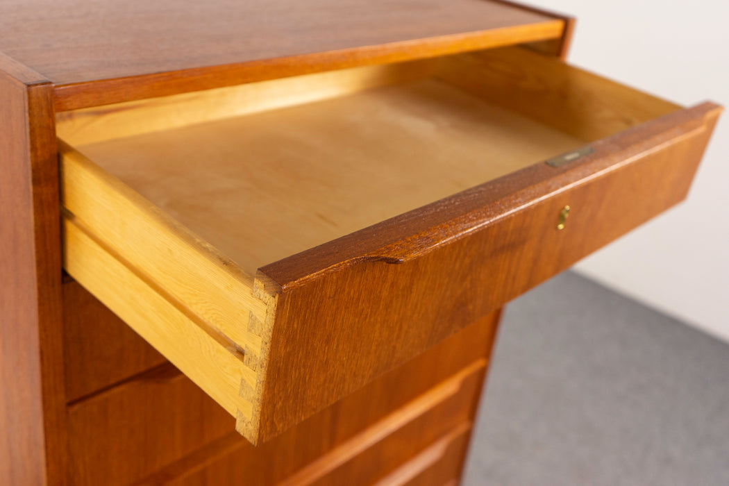 Danish Modern Teak Dresser - (325-219)