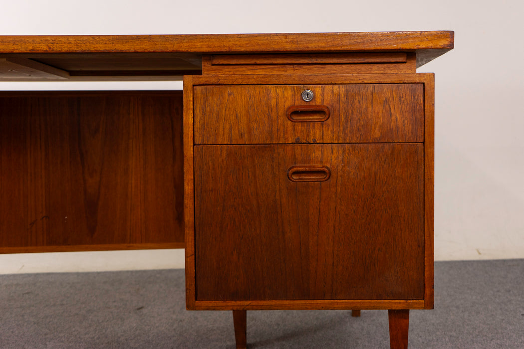 Mid-Century Teak Executive Desk - (D1225)