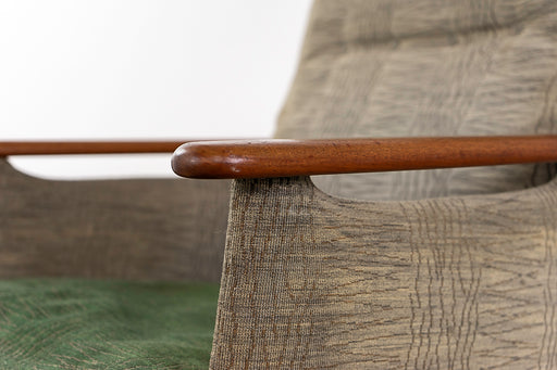 Teak Mid-Century Lounge Chair - (321-266.1)