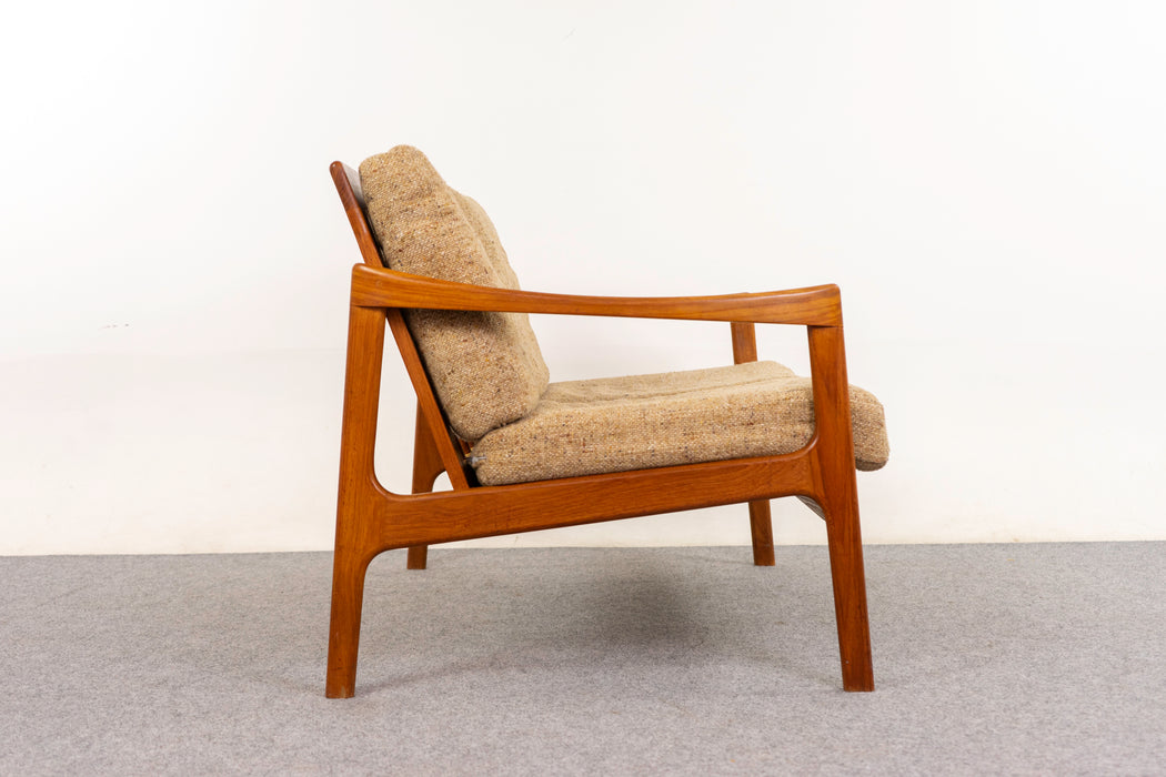 Teak Danish Loveseat - (D1266)