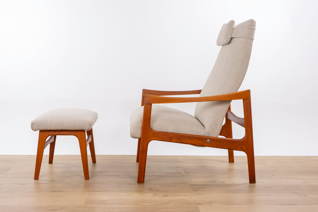 Danish Modern Teak Recliner Lounge Chair with Footstool - (D1556)