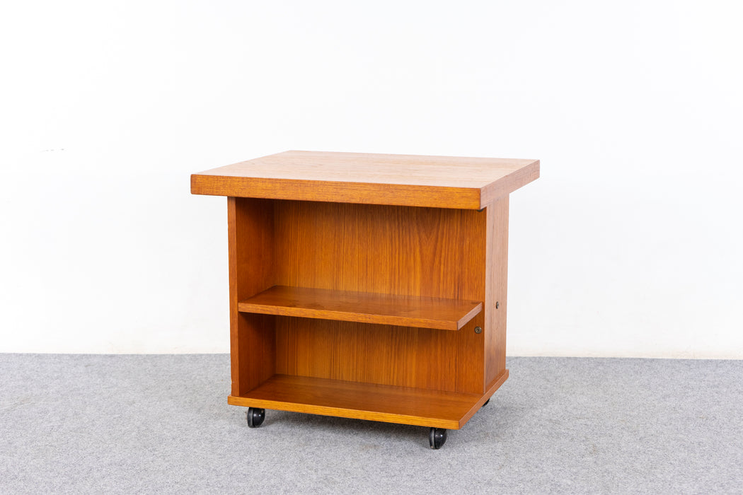 Danish Modern Teak Side Table - (327-182)