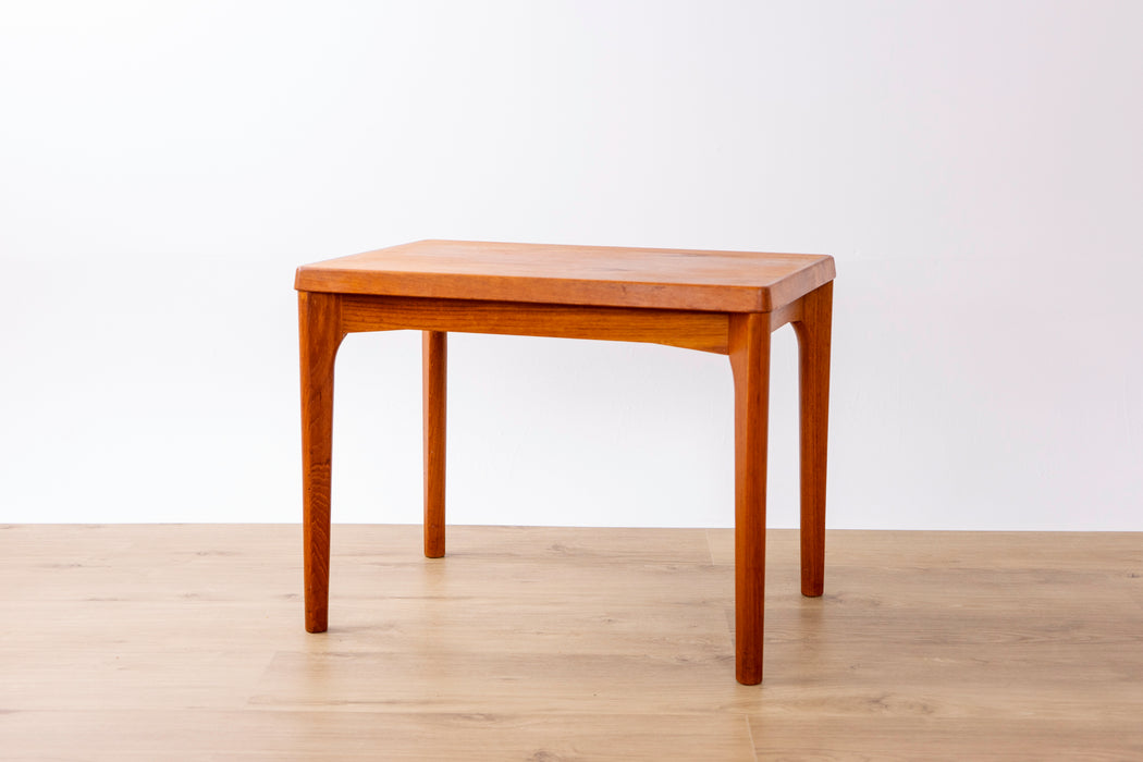 Danish Modern Teak Side Table by Henning Kjærnulf - (D1549)