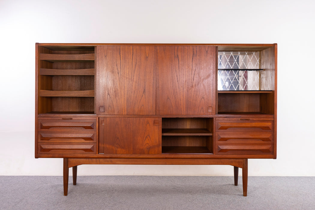 Teak Danish Sideboard by Johannes Andersen - (326-169)
