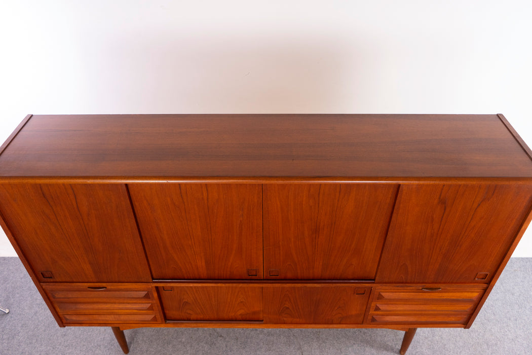 Teak Danish Sideboard by Johannes Andersen - (326-169)