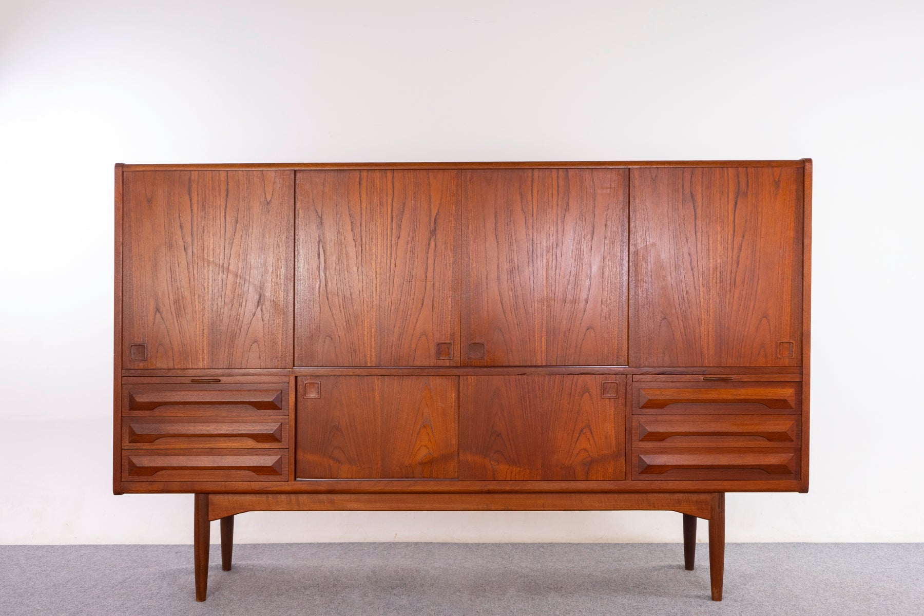 Teak Danish Sideboard by Johannes Andersen - (326-169)