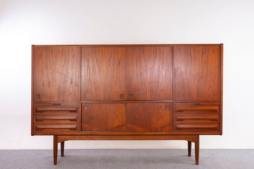 Teak Danish Sideboard by Johannes Andersen - (326-169)