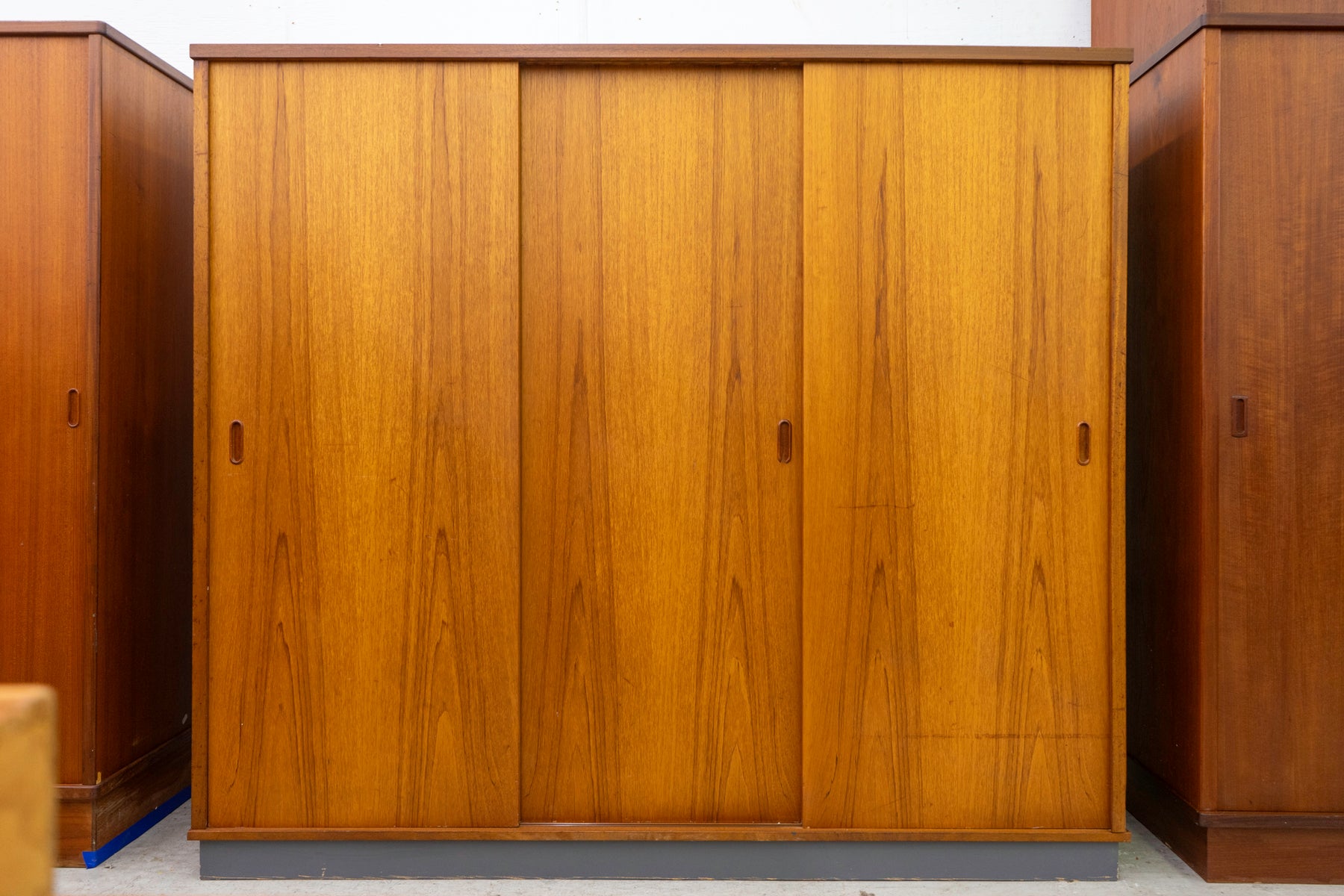 Teak Danish Wardrobe - (325-001)