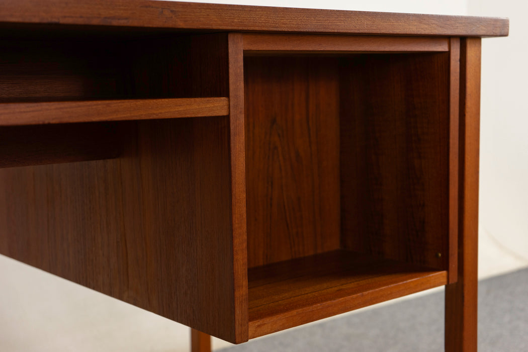 Teak Danish Desk - (326-003)