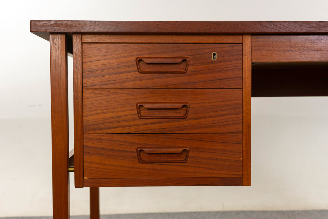 Teak Danish Desk - (326-003)