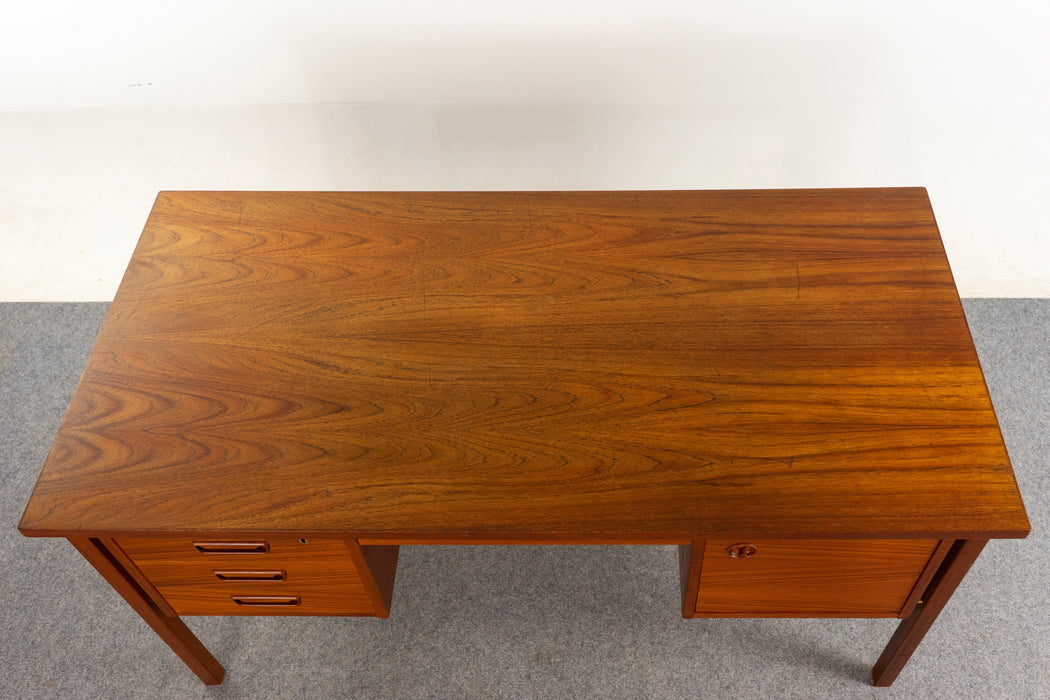 Teak Danish Desk - (326-003)