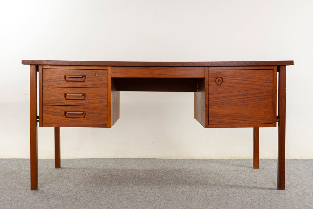 Teak Danish Desk - (326-003)