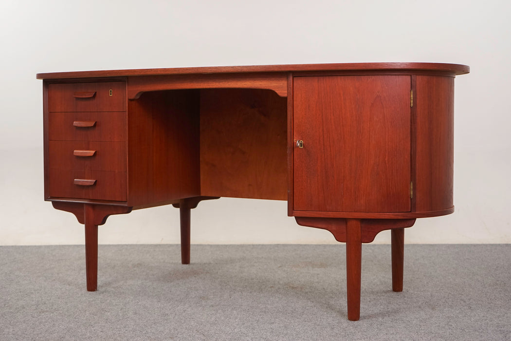 Teak Danish Desk - (325-119)