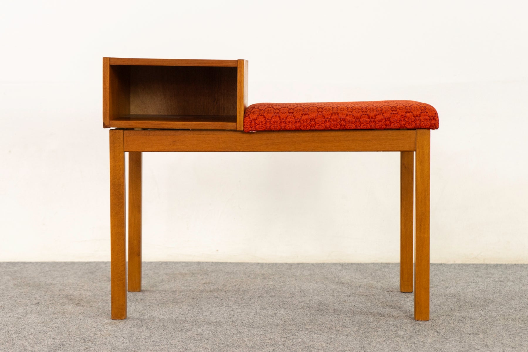 Teak & Beech Mid-Century Bench - (325-280.3)