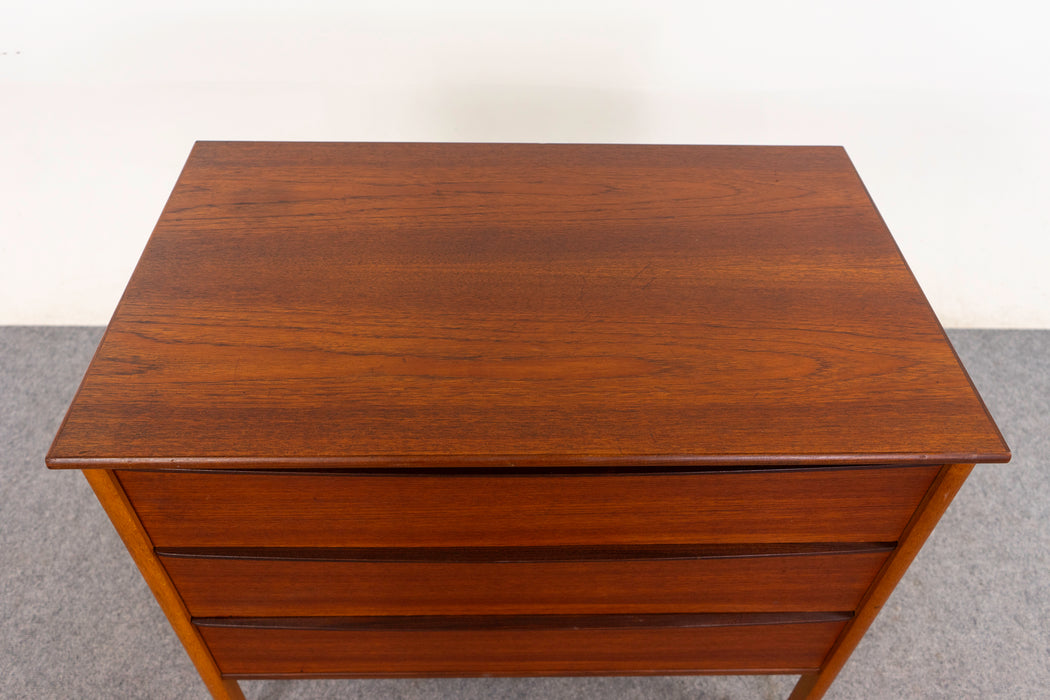 Teak & Oak Danish Dresser - (325-002)