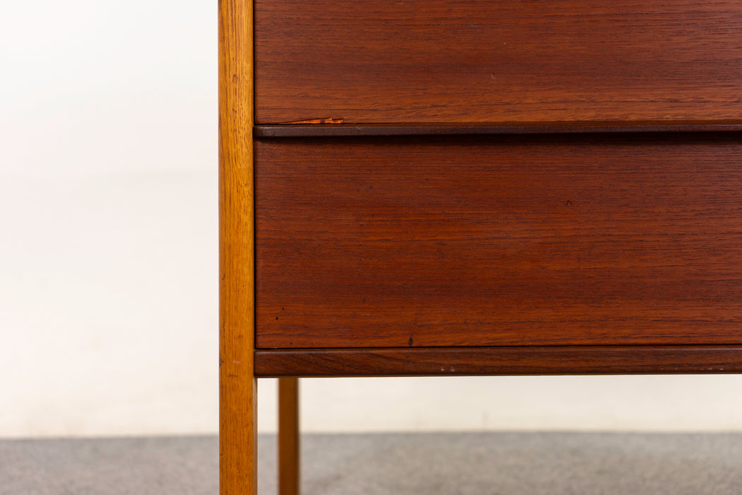 Teak & Oak Danish Dresser - (325-002)