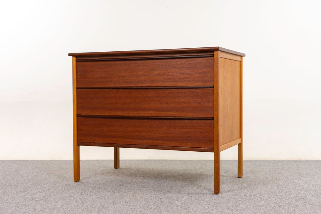 Teak & Oak Danish Dresser - (325-002)