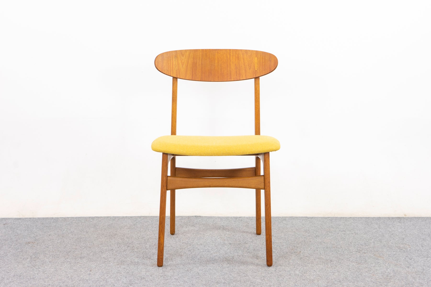 Danish Modern Teak & Oak Dining Chair - (D1467)