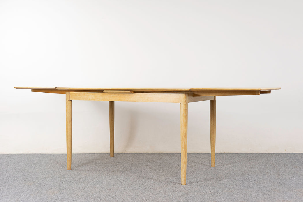 Oak Dining Table by Skovmand & Andersen - (323-011)