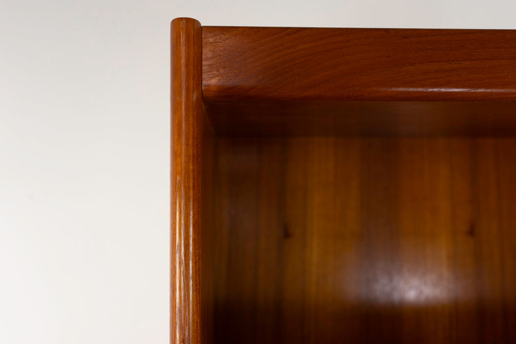 Teak Danish Bookcase - (D1236)