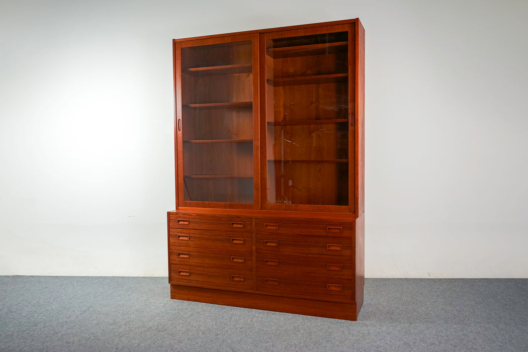 Teak Danish Cabinet by Hundevad - (D1265)