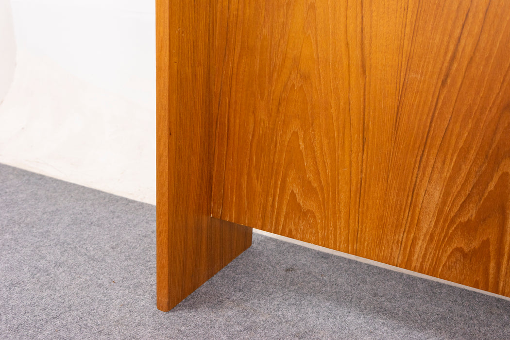 Teak King Sized Freestanding Headboard - (D1220)