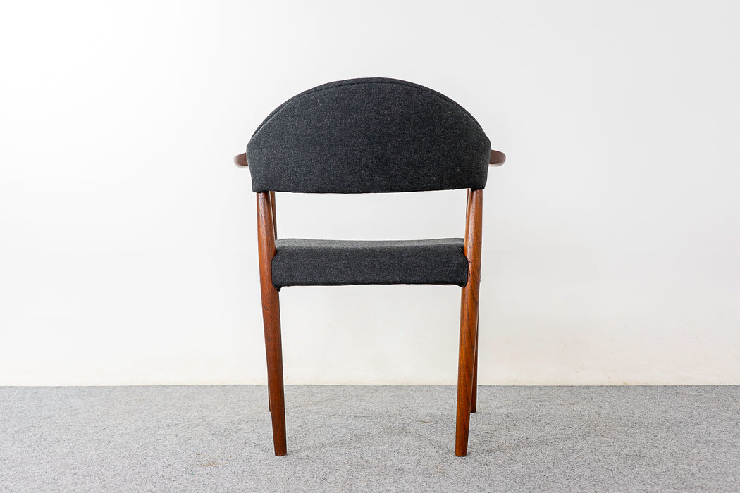 Teak Model 223 Arm Chair by Kurt Olsen - (321-111.1)