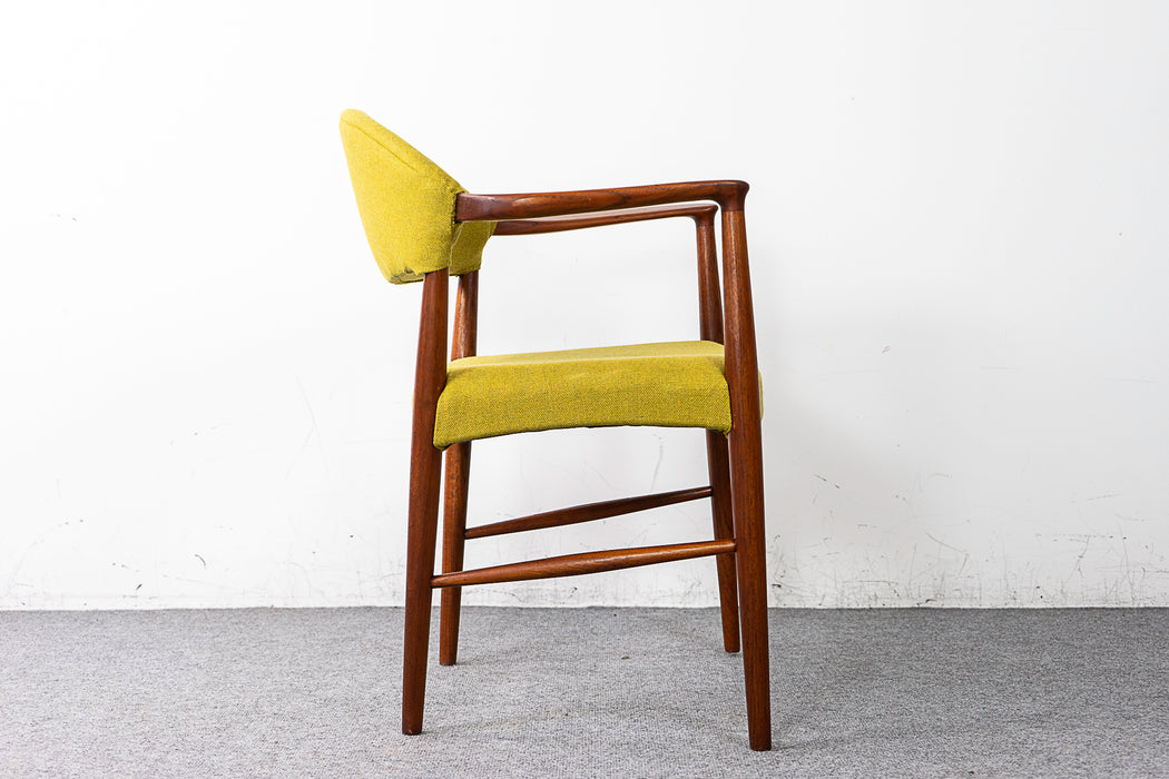 Teak Model 223 Arm Chair by Kurt Olsen - (321-111.7)