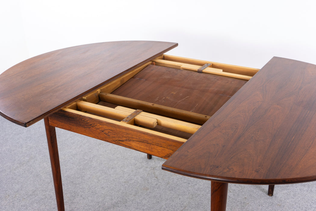 Danish Modern Rosewood Dining Table - (326-189)